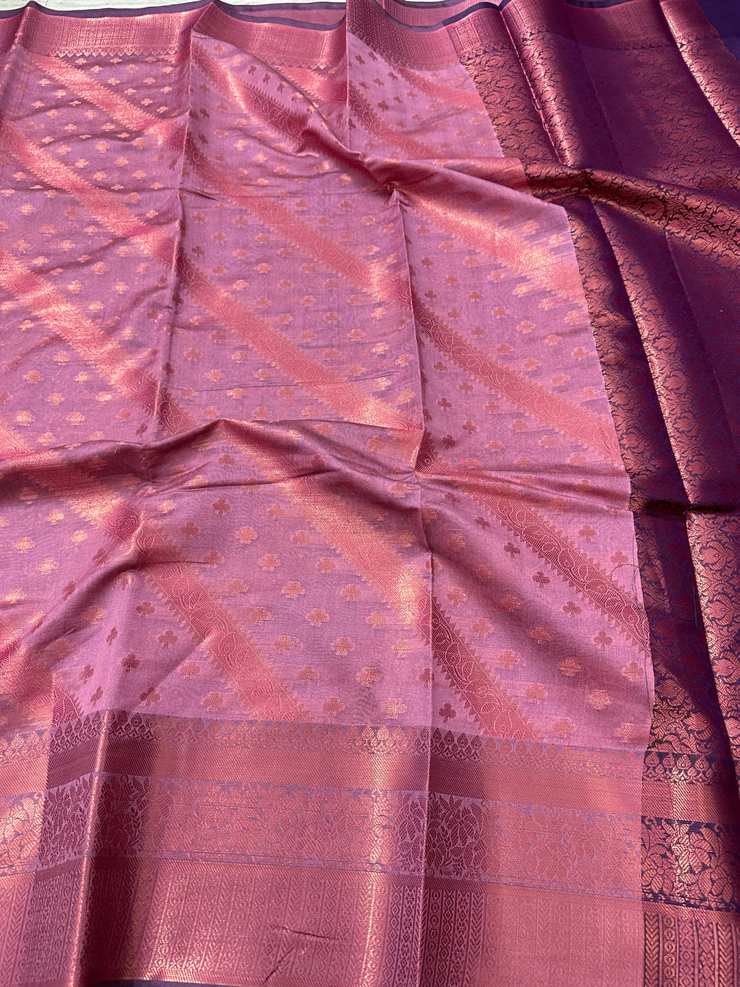 Exclusive Jacquard Weave Banarasi Saree