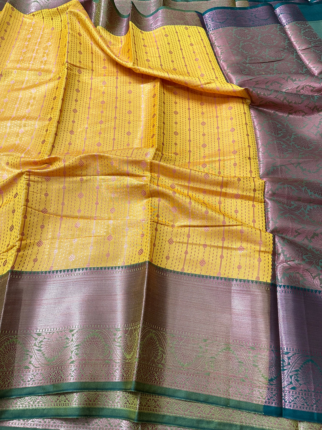 Exclusive Jacquard Weave Banarasi Saree