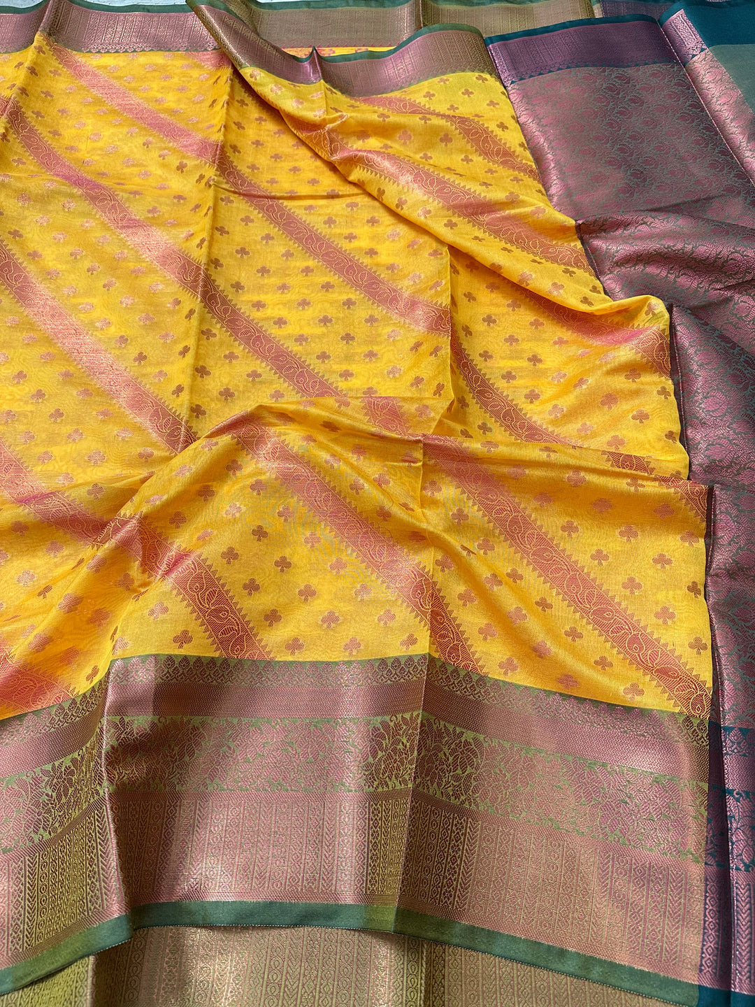 Exclusive Jacquard Weave Banarasi Saree