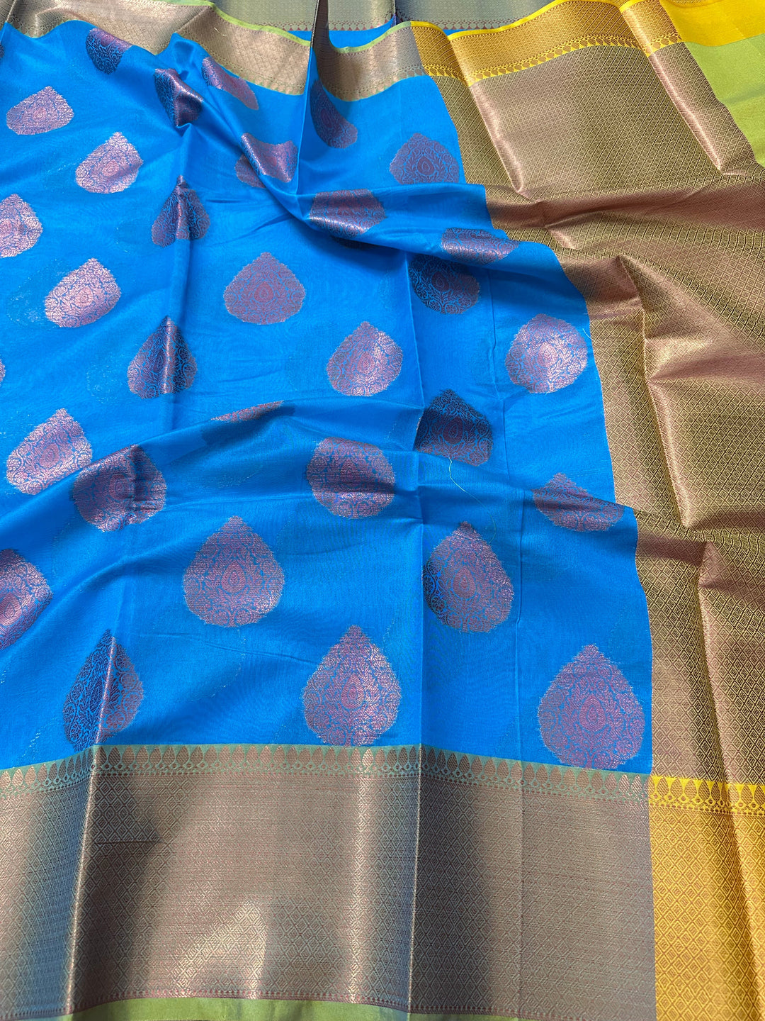 Exclusive Jacquard Weave Banarasi Saree