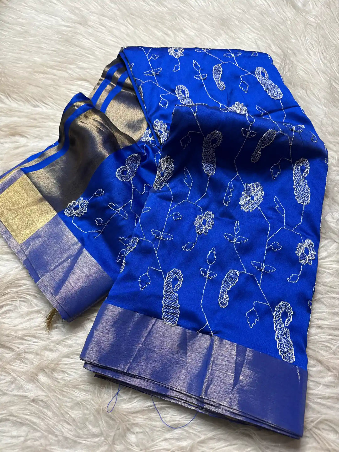 Beautiful Jacquard Weave Banarasi Saree