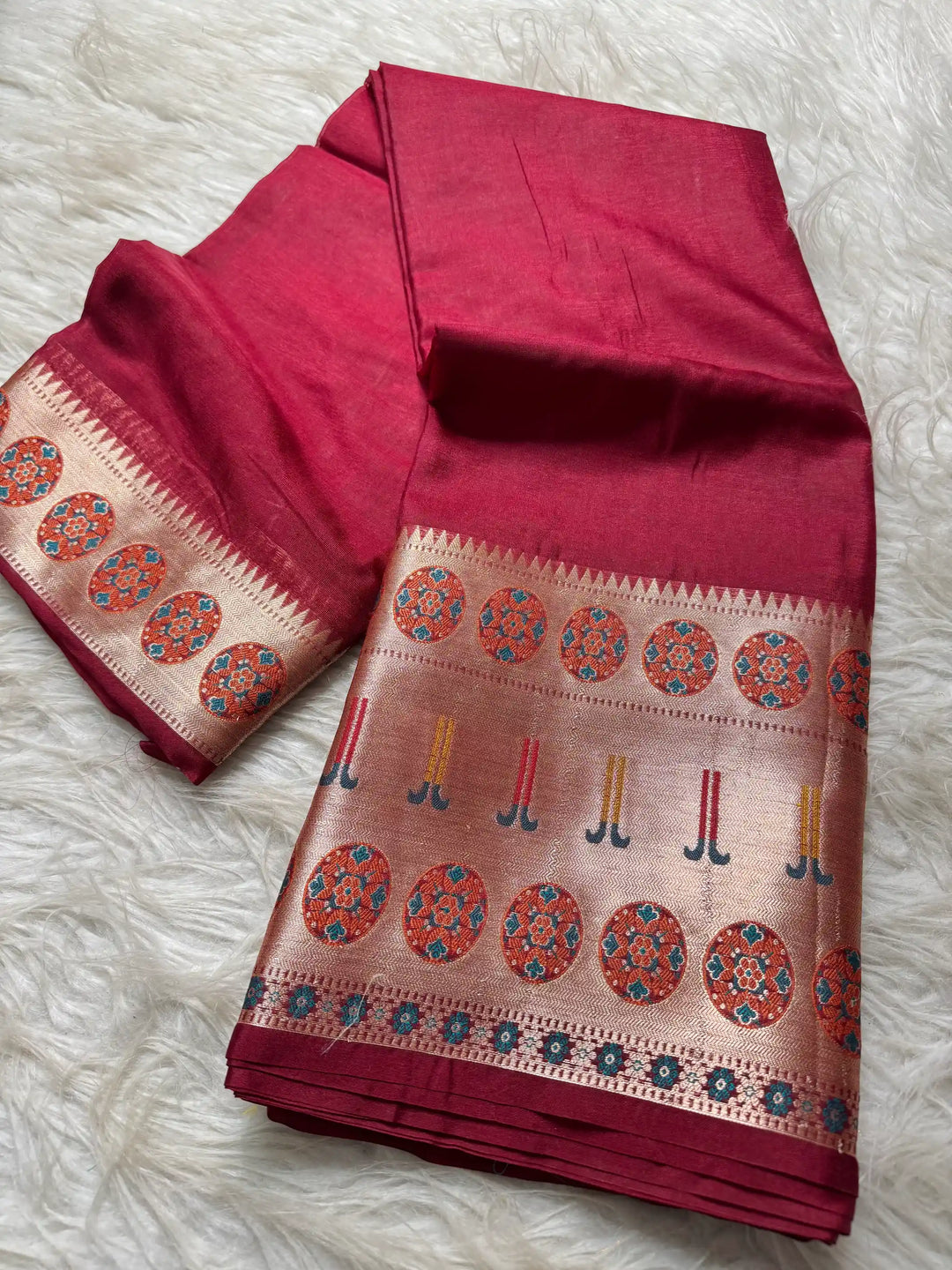 Beautiful Jacquard Weave Banarasi Saree