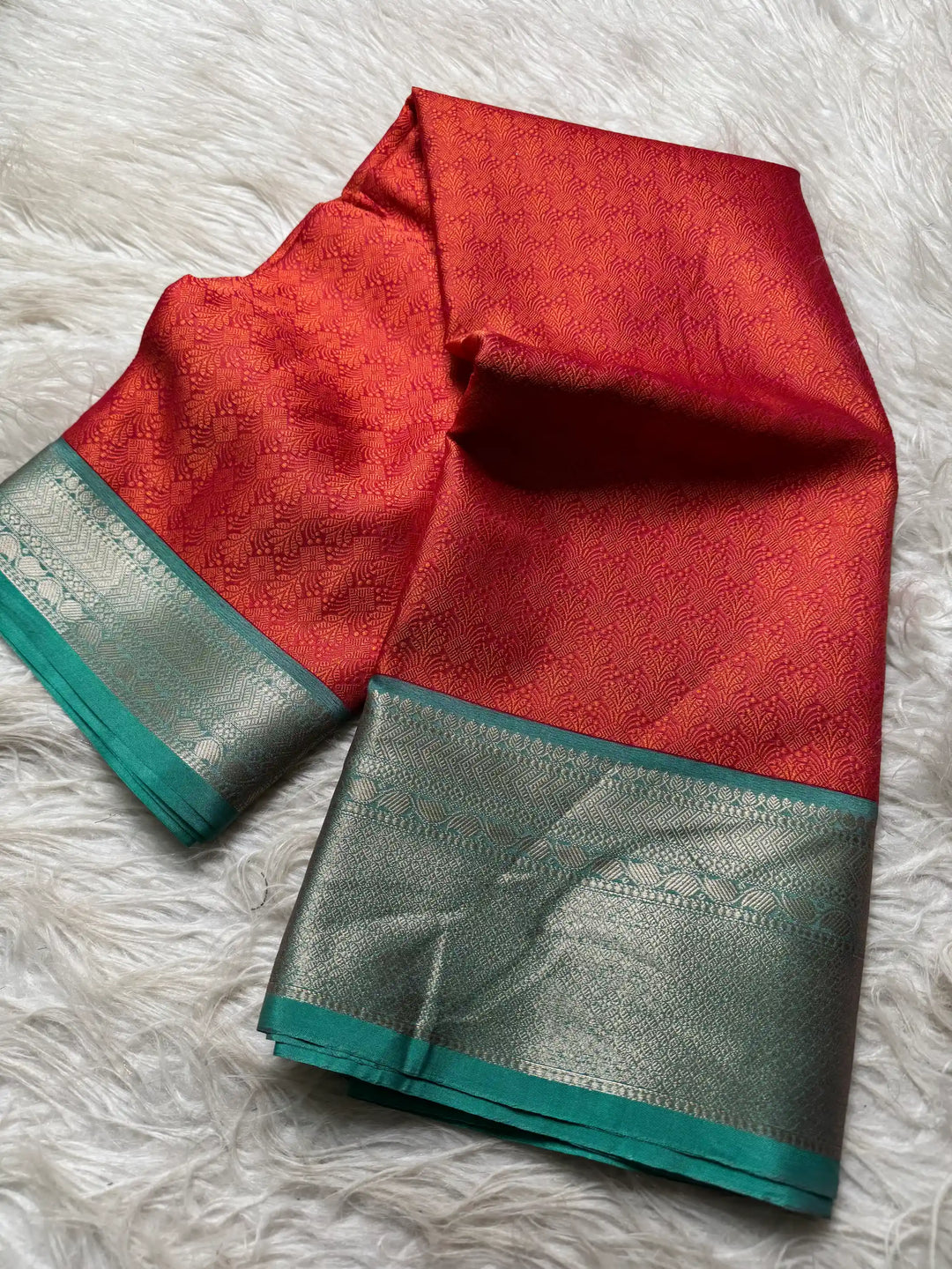 Beautiful Jacquard Weave Banarasi Saree