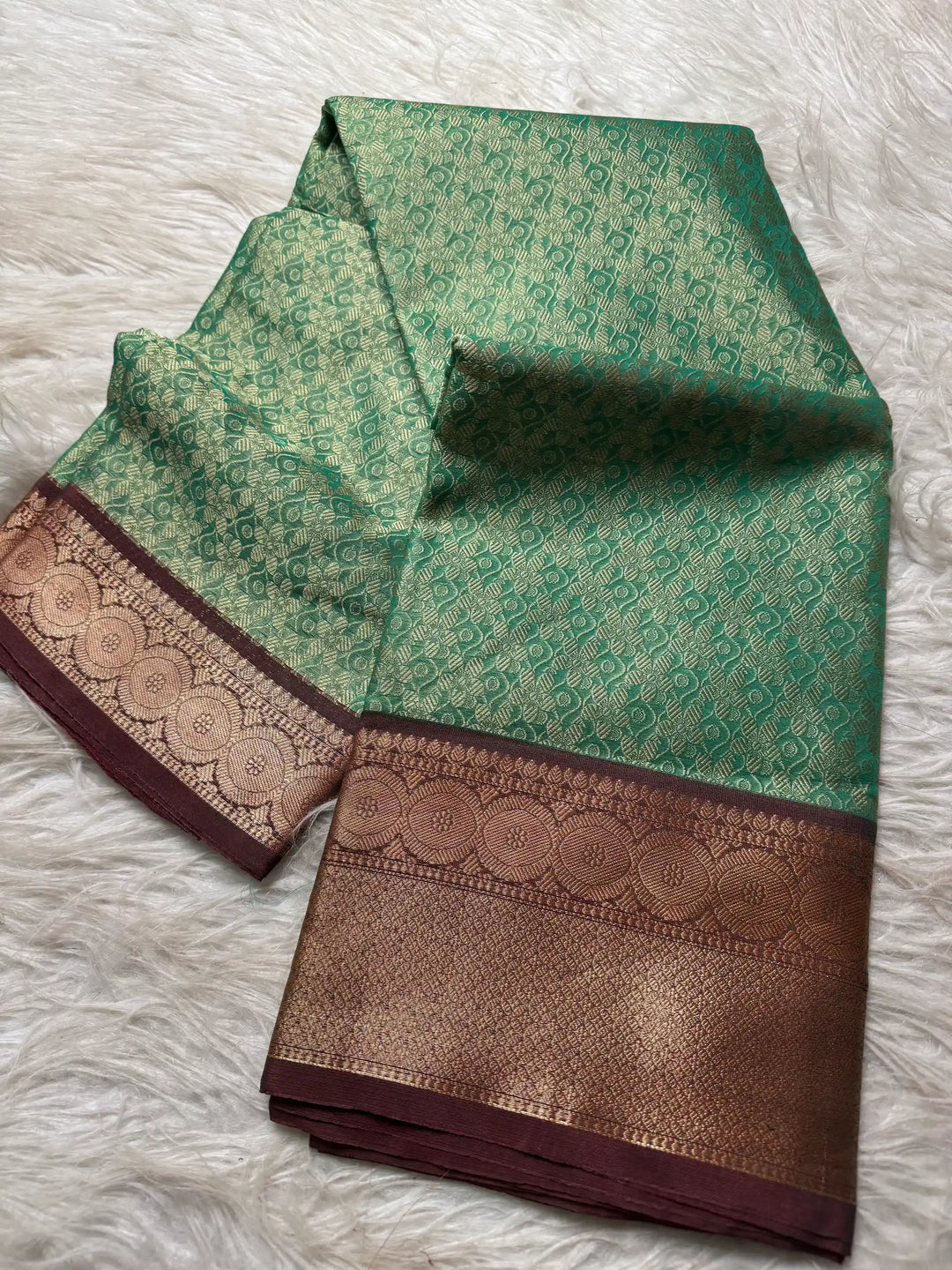 Beautiful Jacquard Weave Banarasi Saree