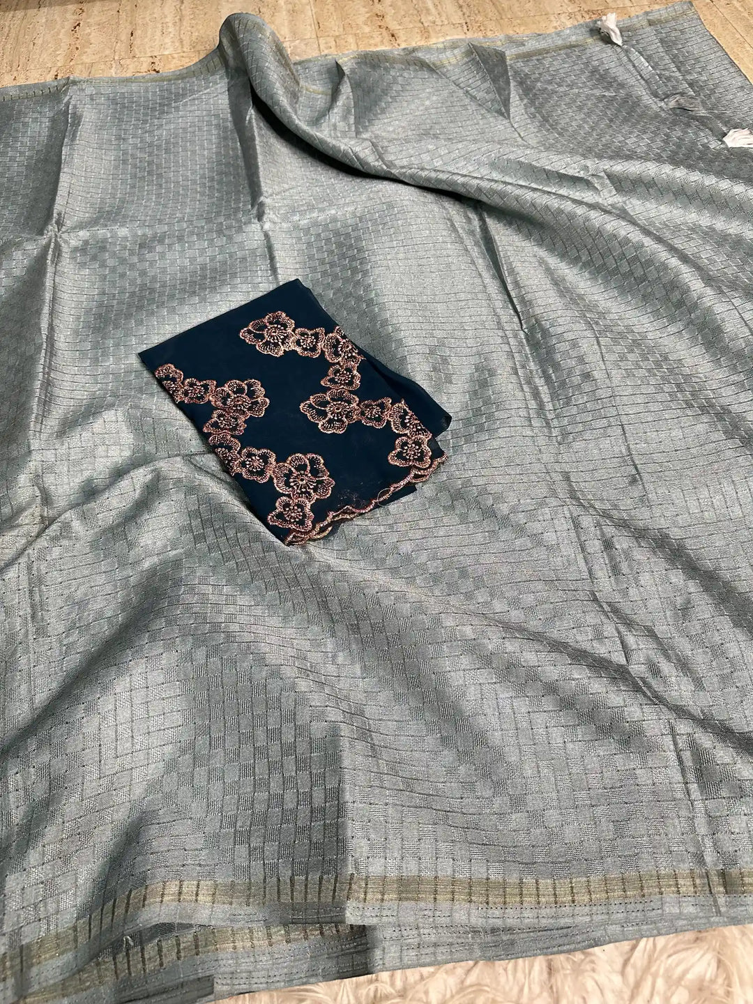 Beautiful Jacquard Weave Banarasi Saree