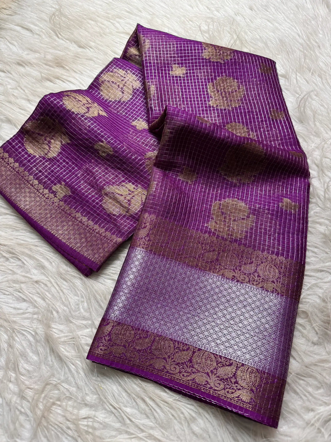 Beautiful Jacquard Weave Banarasi Saree
