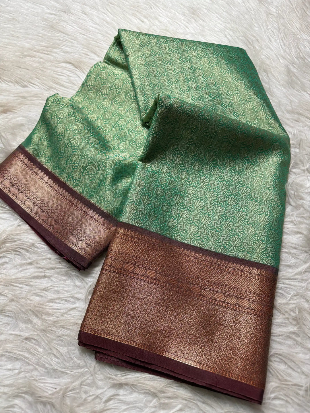 Beautiful Jacquard Weave Banarasi Saree