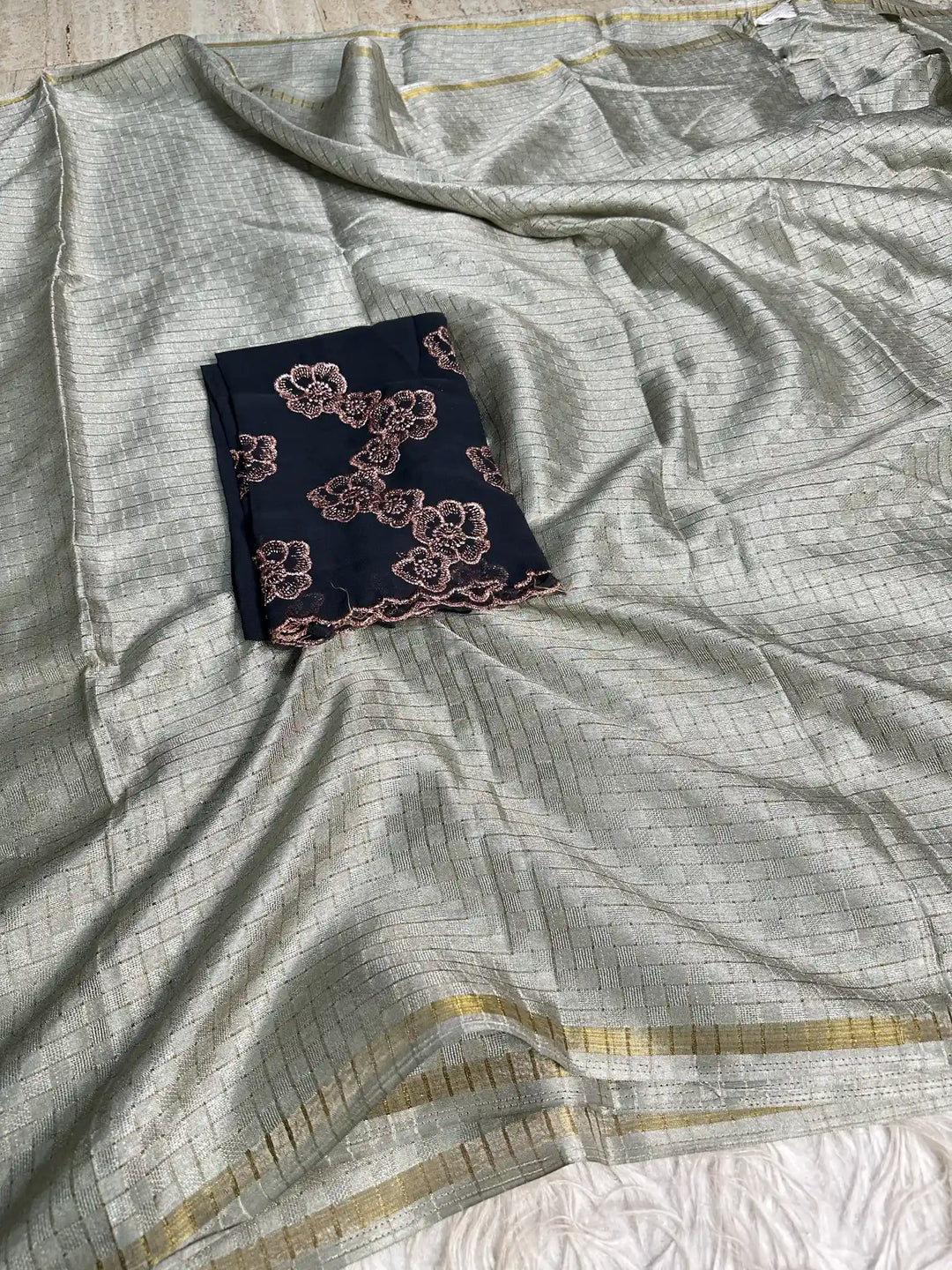 Beautiful Jacquard Weave Banarasi Saree