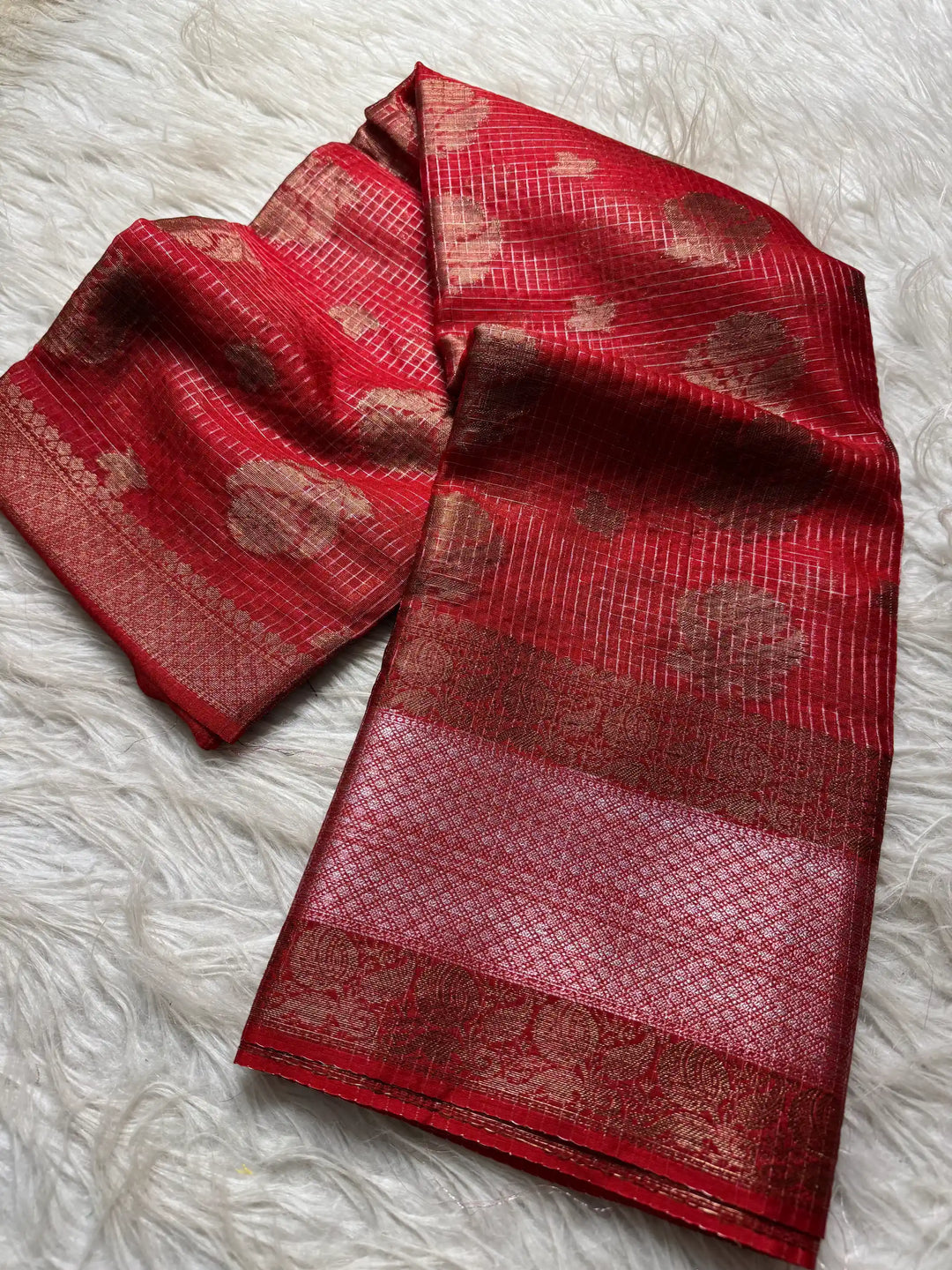 Beautiful Jacquard Weave Banarasi Saree
