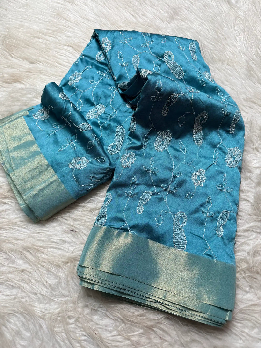 Beautiful Jacquard Weave Banarasi Saree