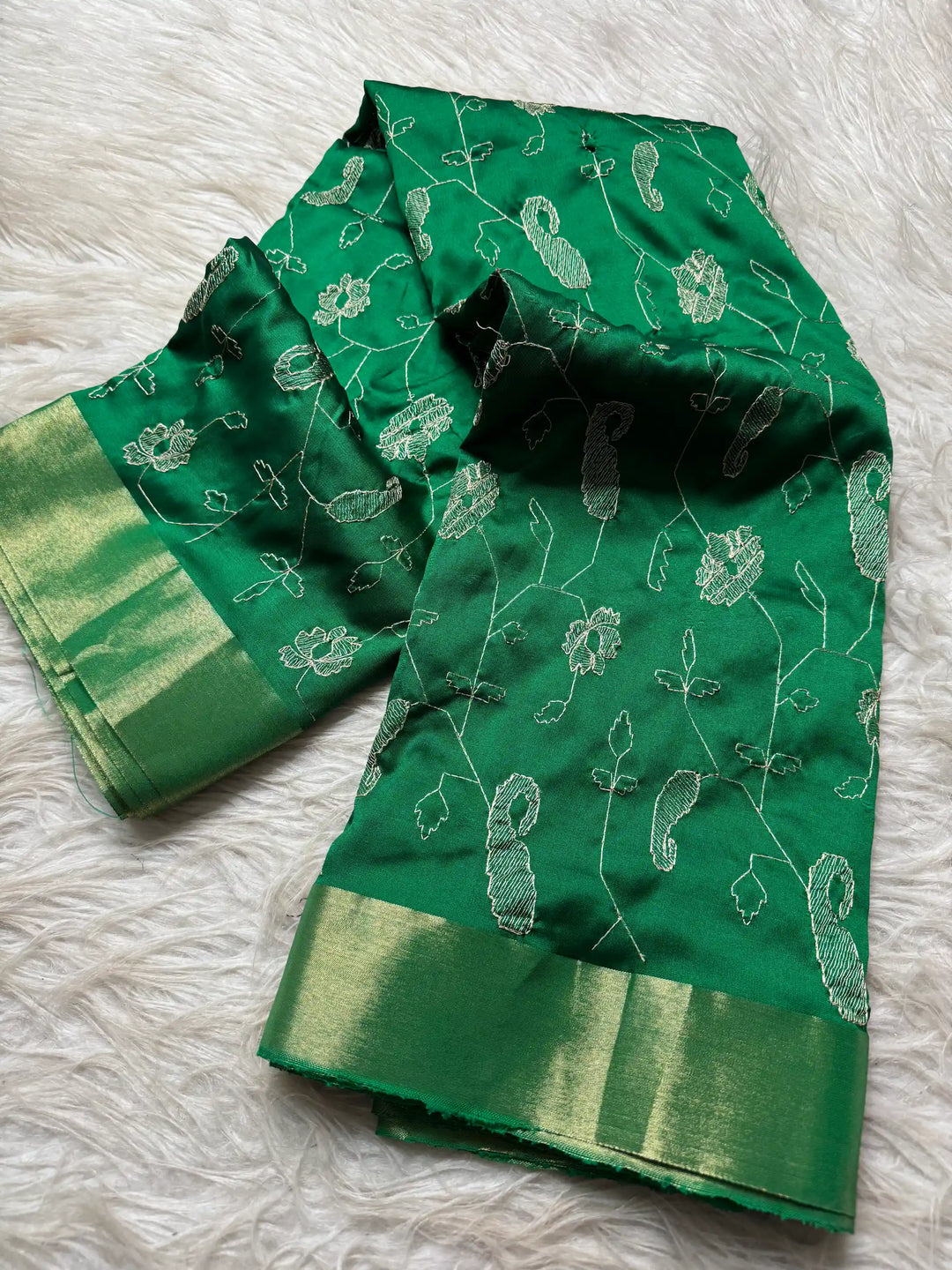 Beautiful Jacquard Weave Banarasi Saree