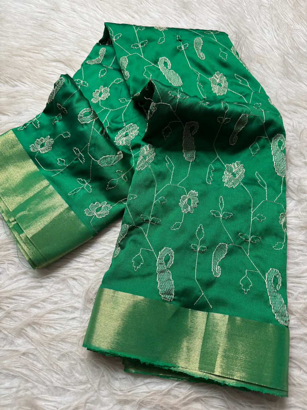 Beautiful Jacquard Weave Banarasi Saree