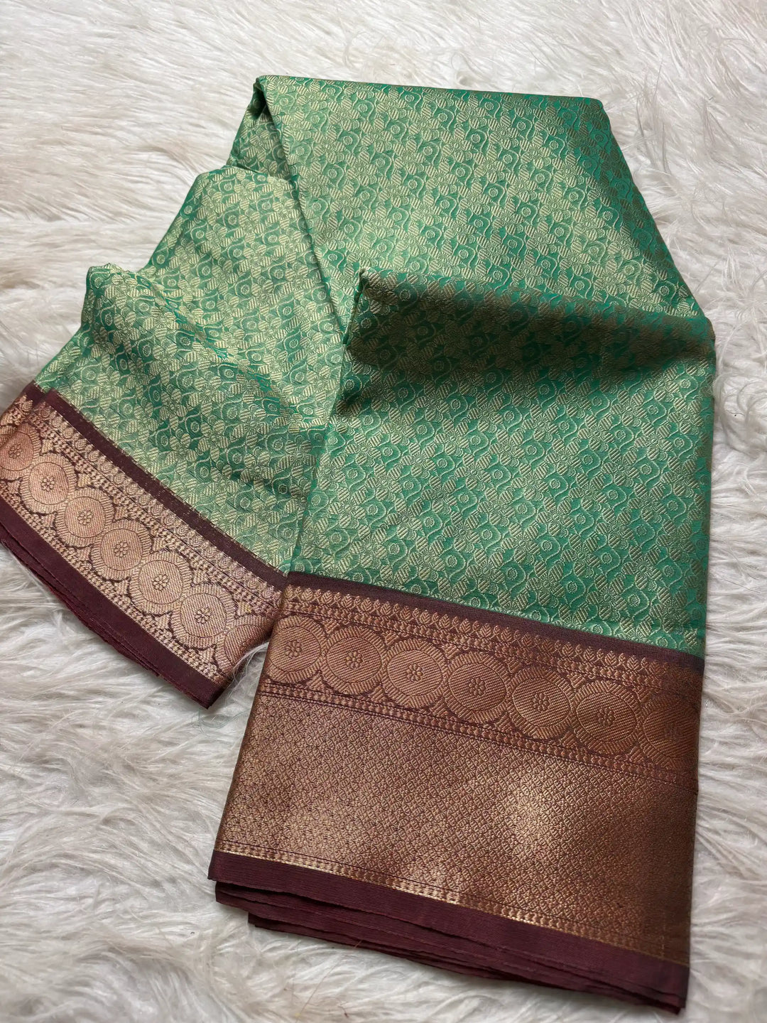 Beautiful Jacquard Weave Banarasi Saree