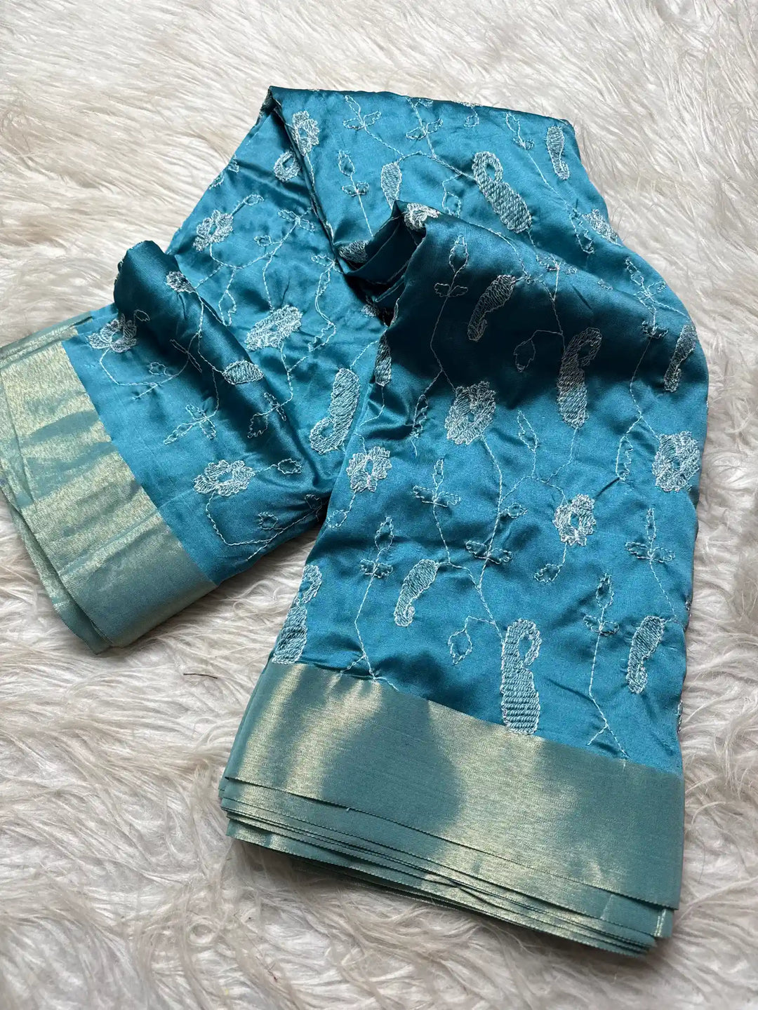Beautiful Jacquard Weave Banarasi Saree