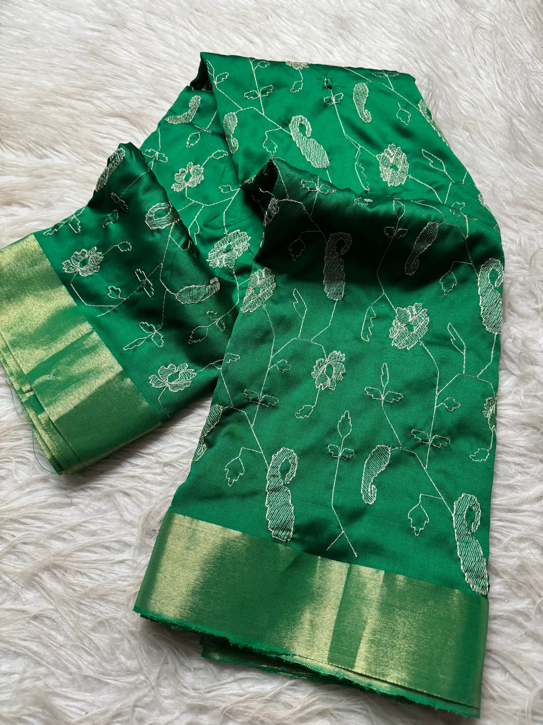 Beautiful Jacquard Weave Banarasi Saree