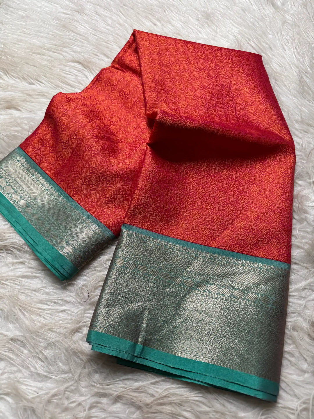 Beautiful Jacquard Weave Banarasi Saree