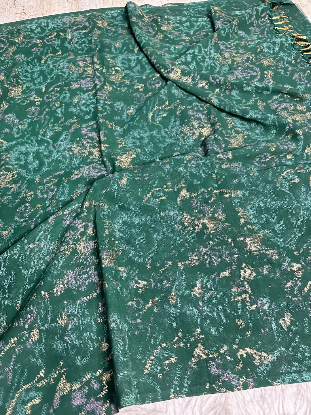 Beautiful Jacquard Weave Banarasi Saree