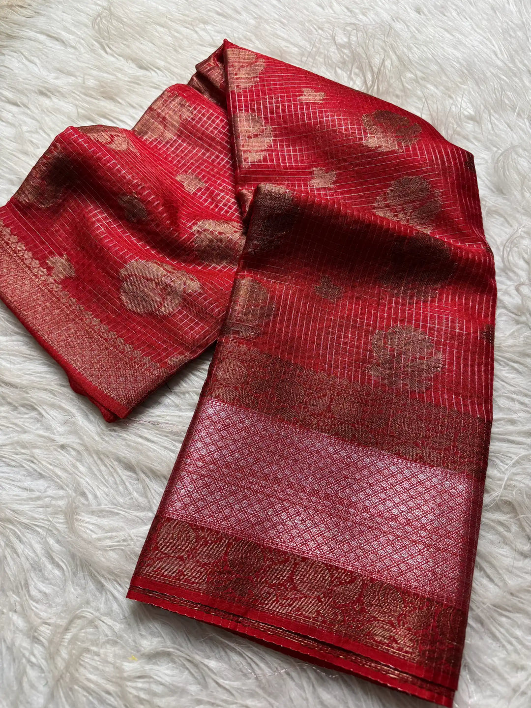 Beautiful Jacquard Weave Banarasi Saree