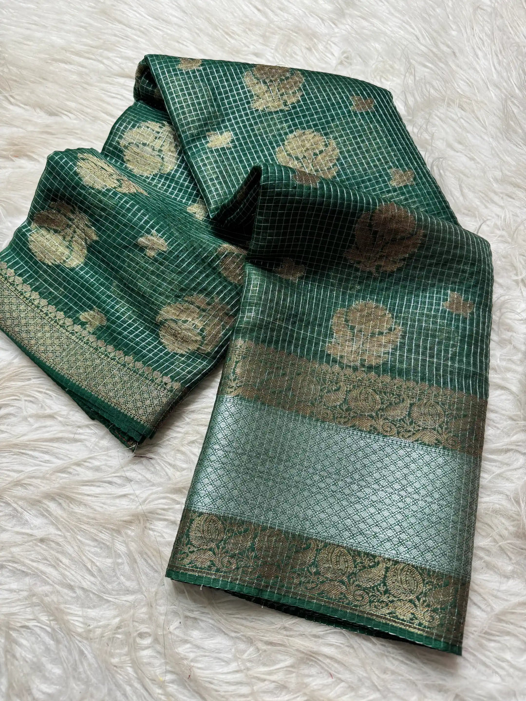 Beautiful Jacquard Weave Banarasi Saree