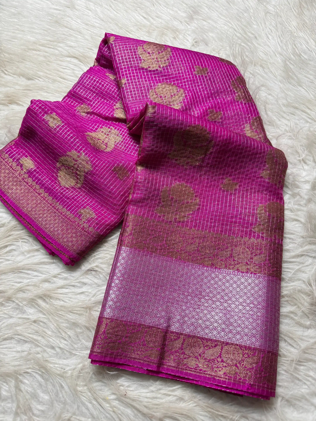 Beautiful Jacquard Weave Banarasi Saree
