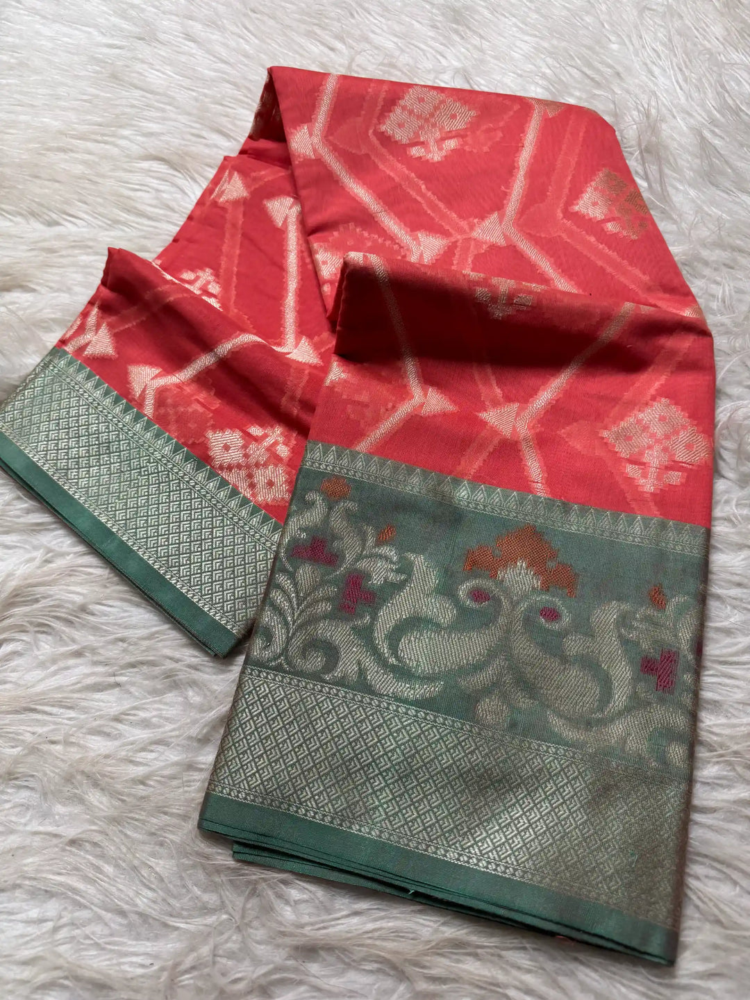Beautiful Jacquard Weave Banarasi Saree