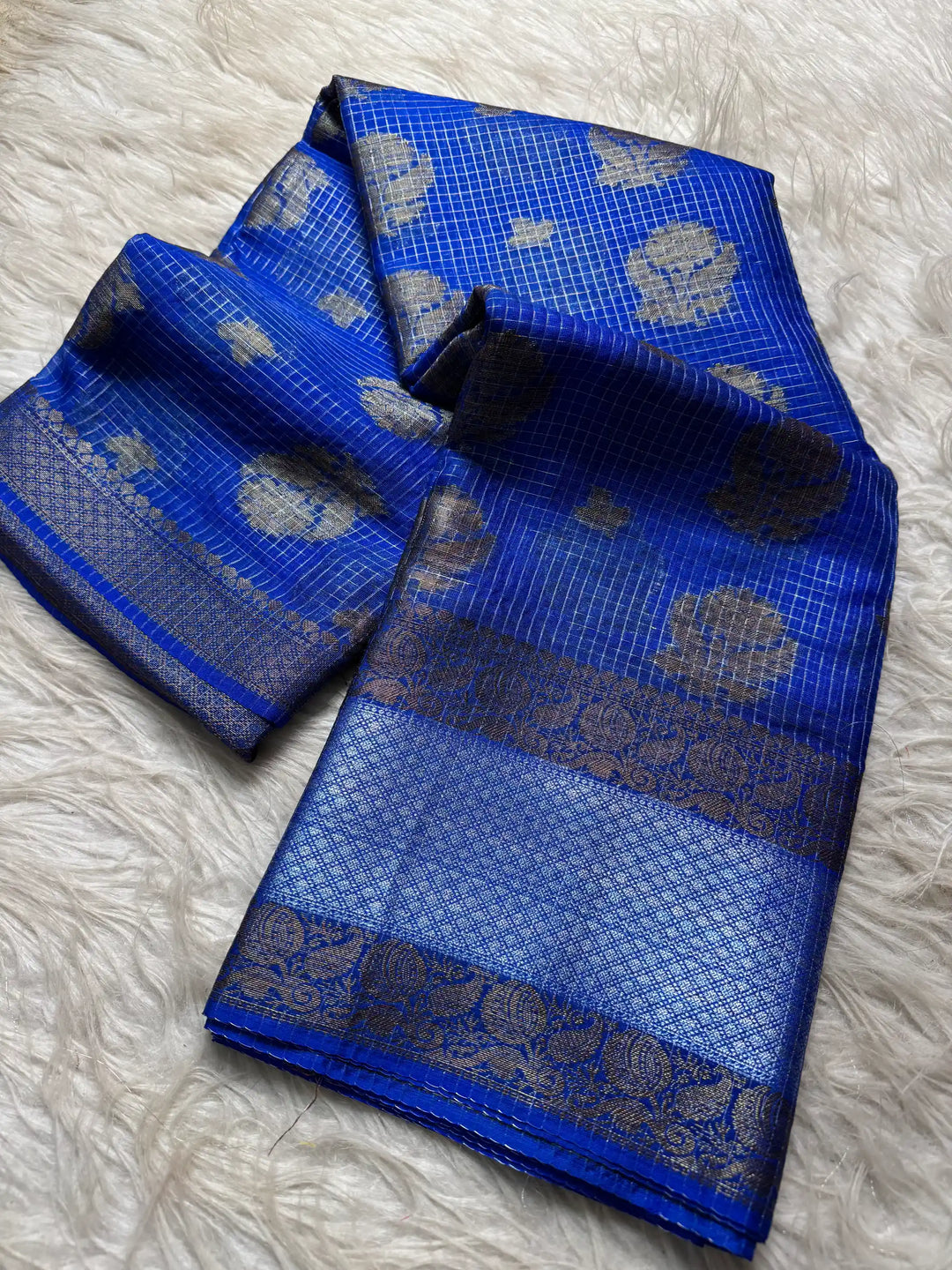Beautiful Jacquard Weave Banarasi Saree