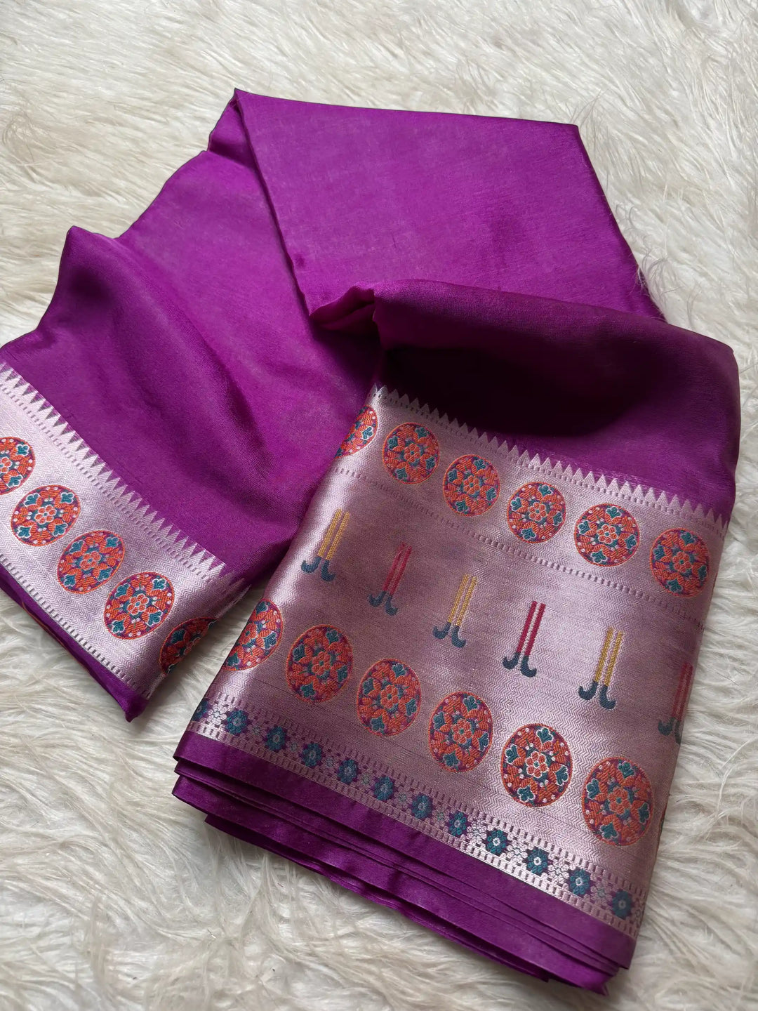 Beautiful Jacquard Weave Banarasi Saree