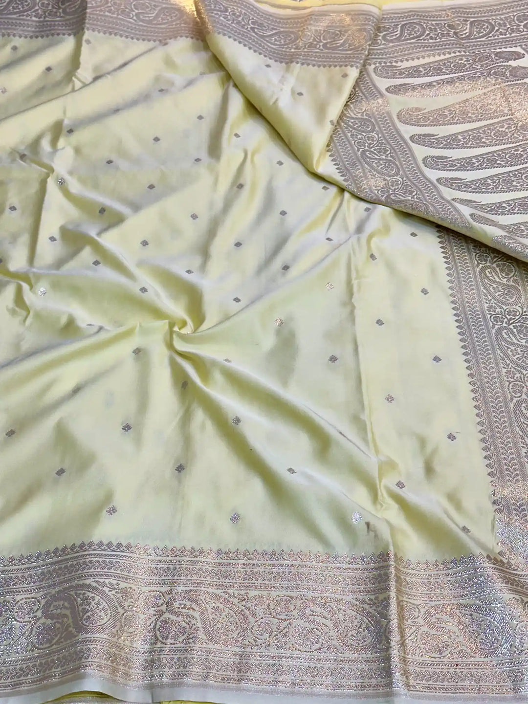 Cream Premium Mashru Katan Silk Banarasi Saree