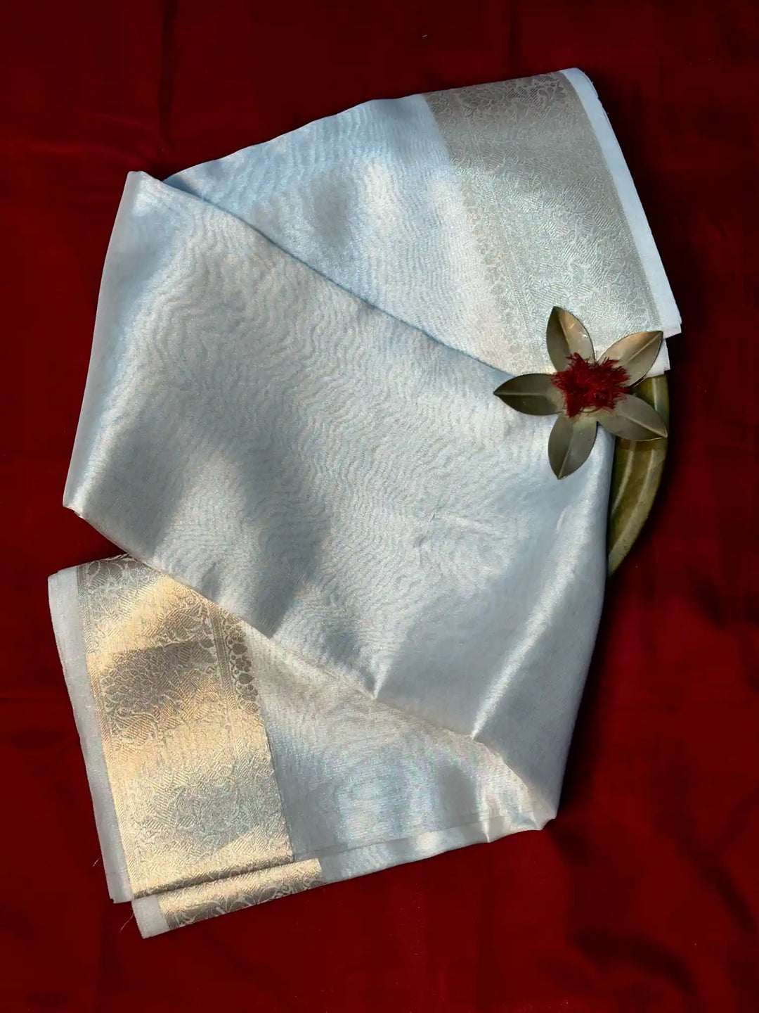 Eccentric Soft Tissue Traditional Jacquard Banarasi Saree
