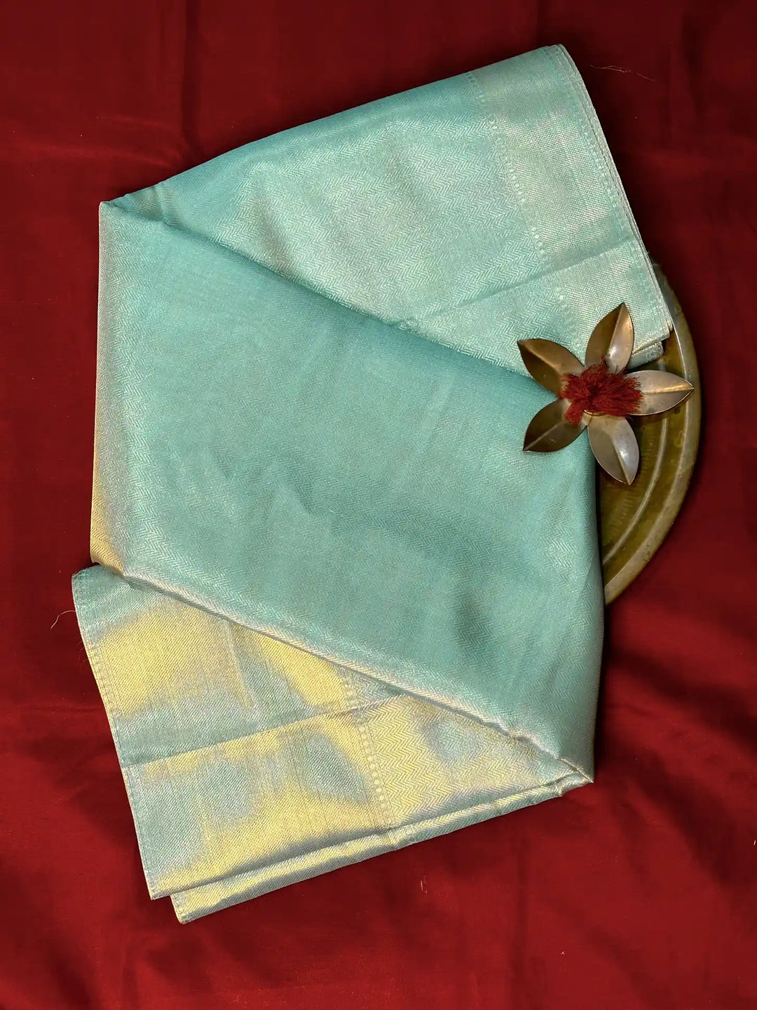 Eccentric Soft Tissue Traditional Jacquard Banarasi Saree