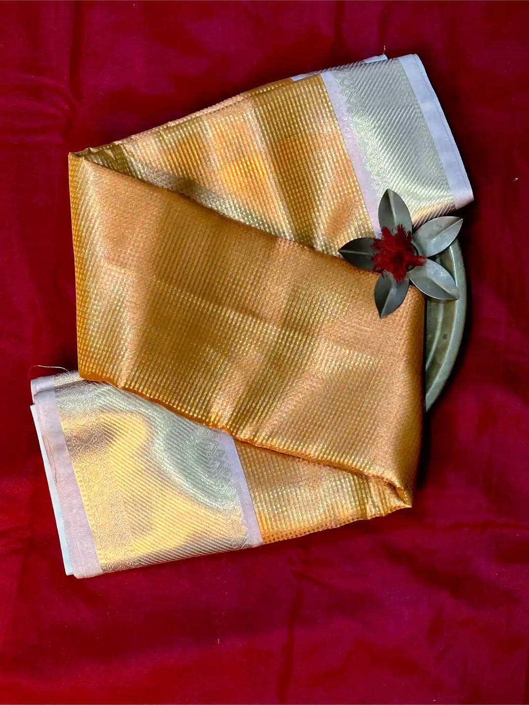Eccentric Soft Tissue Traditional Jacquard Banarasi Saree
