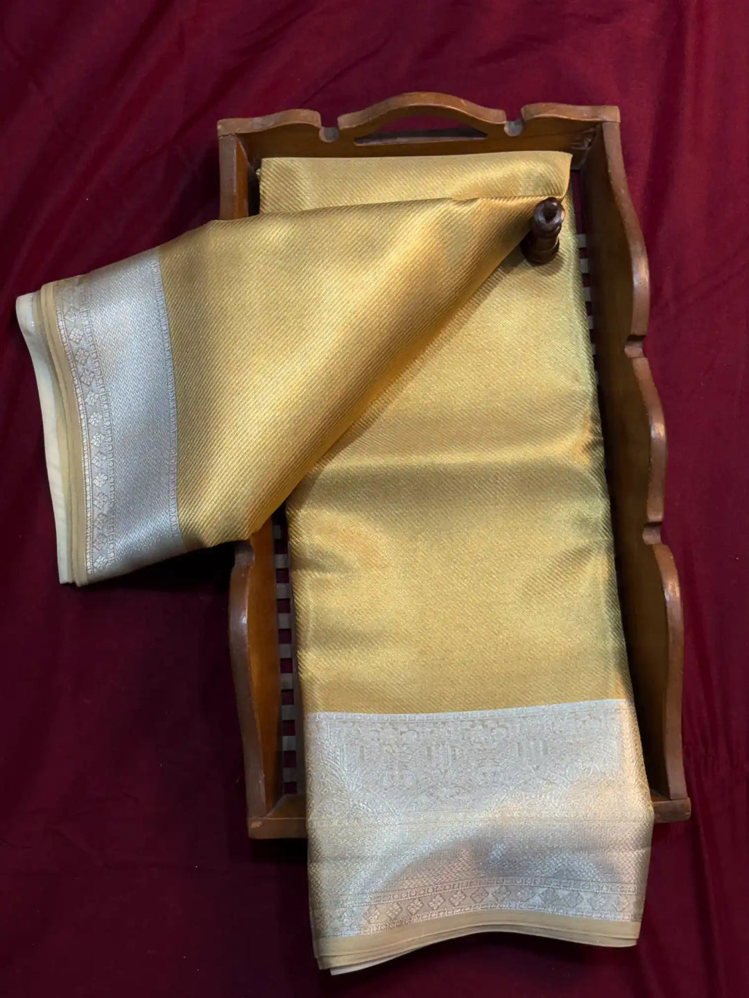 Eccentric Soft Tissue Traditional Jacquard Banarasi Saree