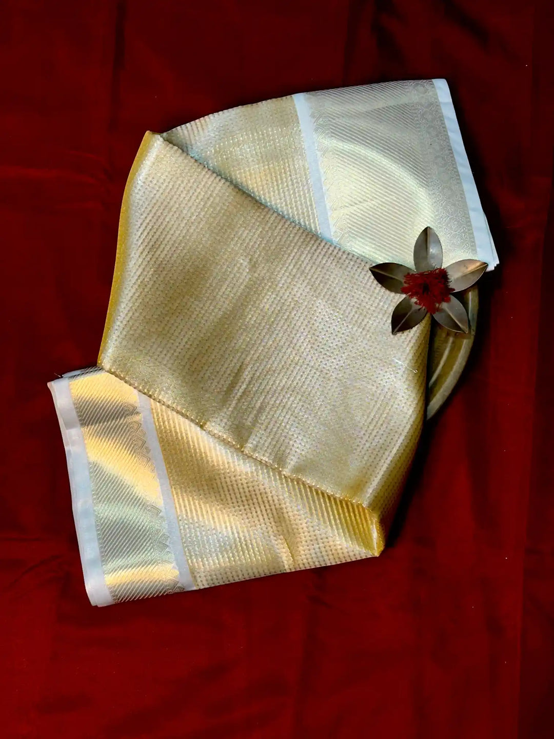 Eccentric Soft Tissue Traditional Jacquard Banarasi Saree