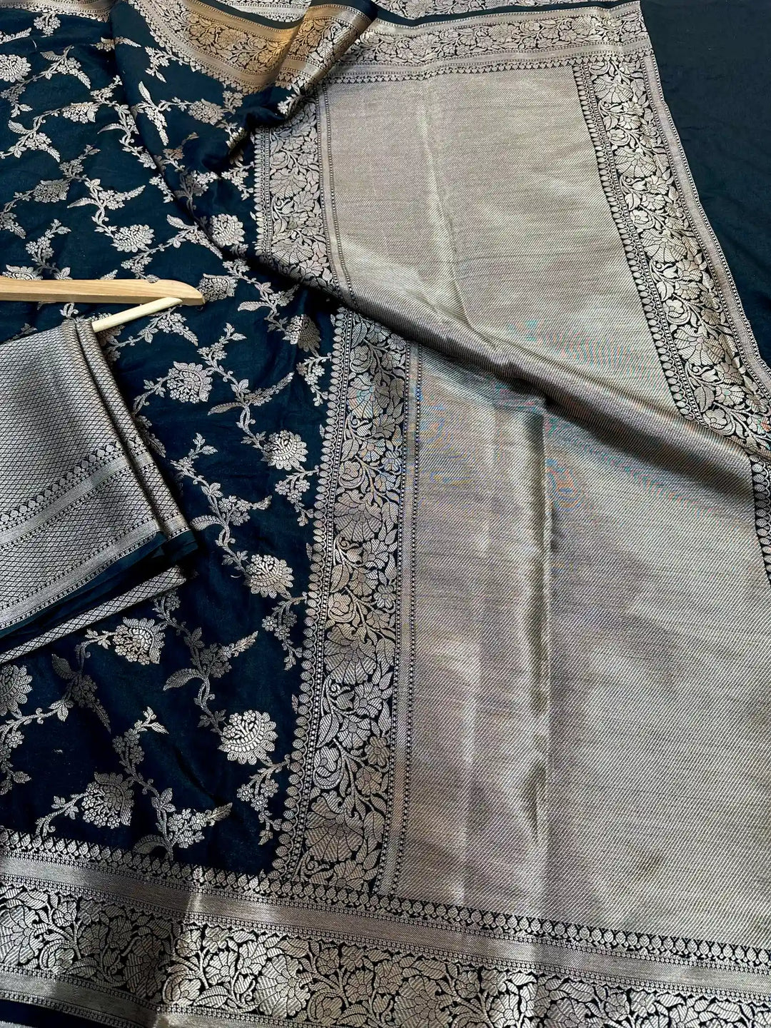 Jet Black Chiniya Silk Golden Zari Floral Weave Banarasi Saree