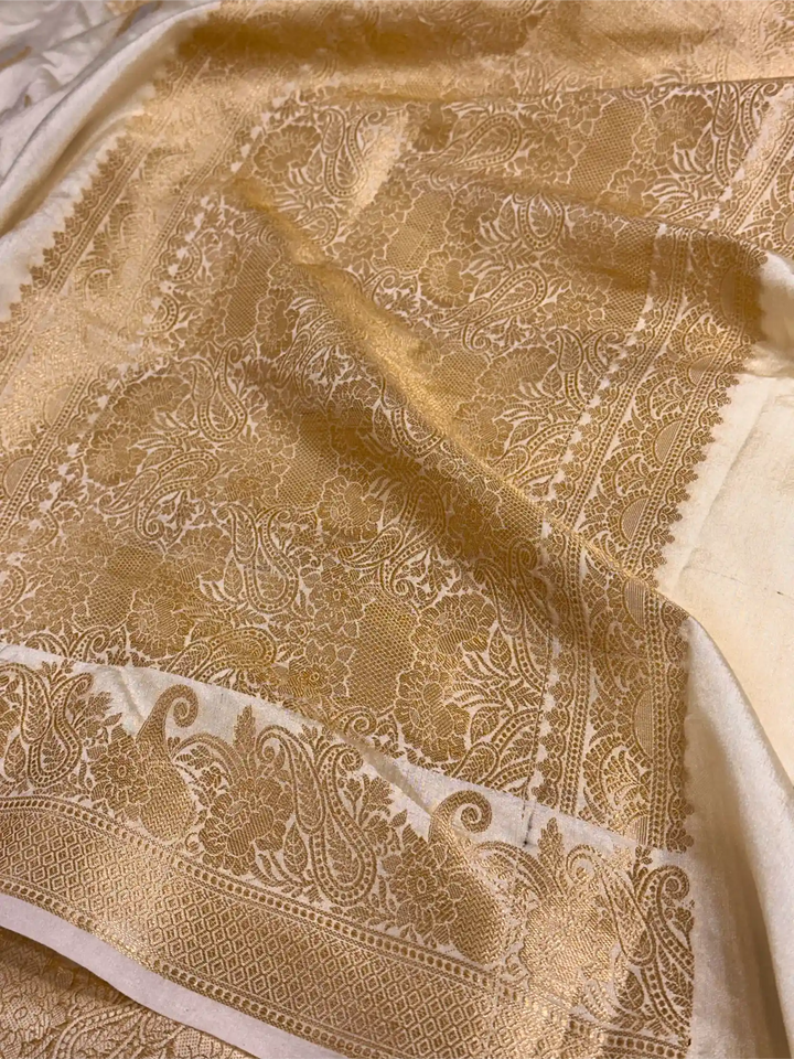 Light Cream Shade Warm Silk Traditional Banarasi Saree