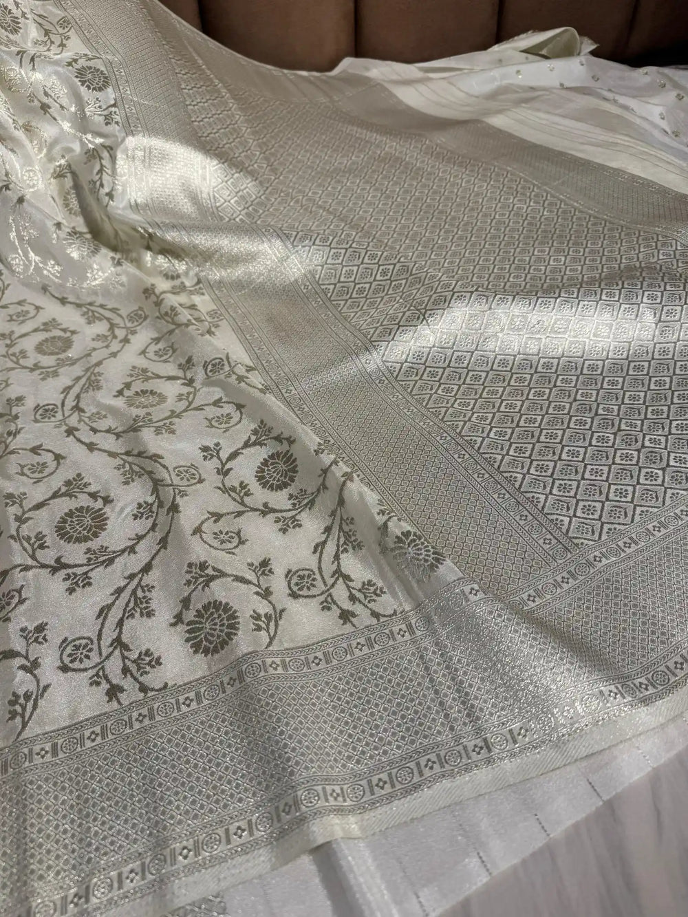 Luxurious Banarasi Georgette Silk Saree with Rich Pallu and Blouse