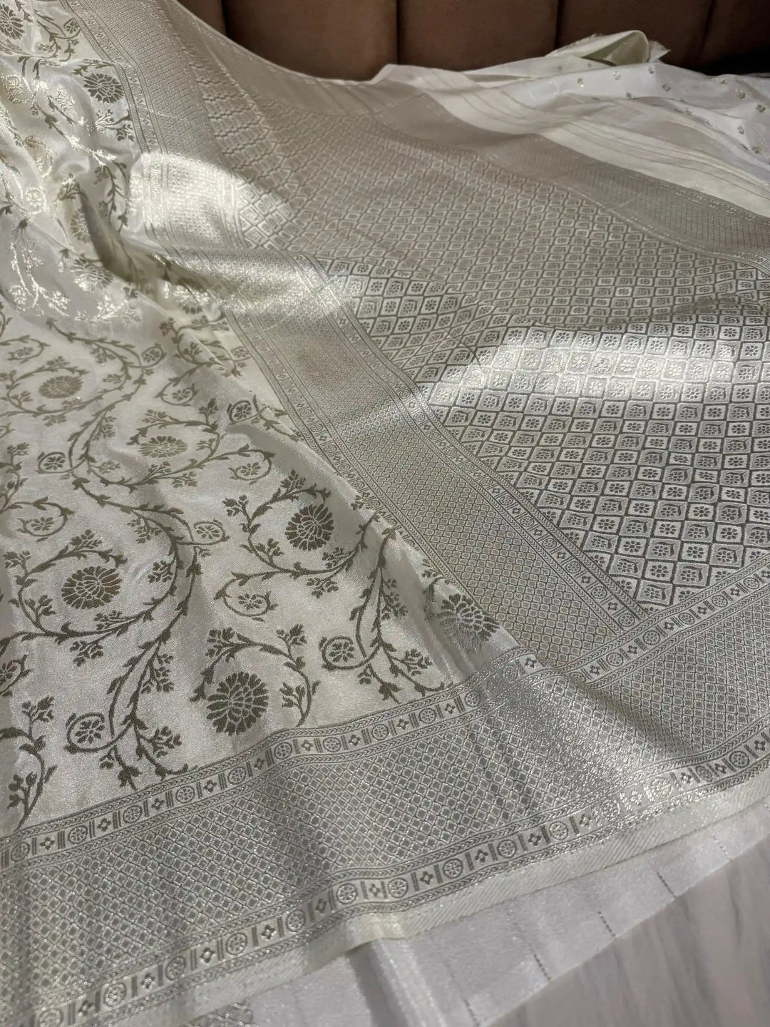 Luxurious Banarasi Georgette Silk Saree with Rich Pallu and Blouse