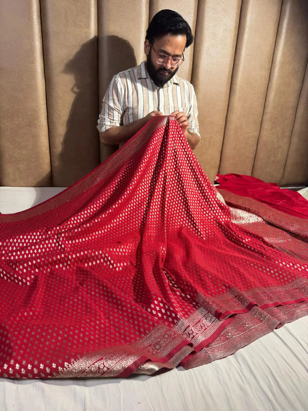 Luxurious Red Banarasi Georgette Silk Saree with Rich Pallu and Blouse