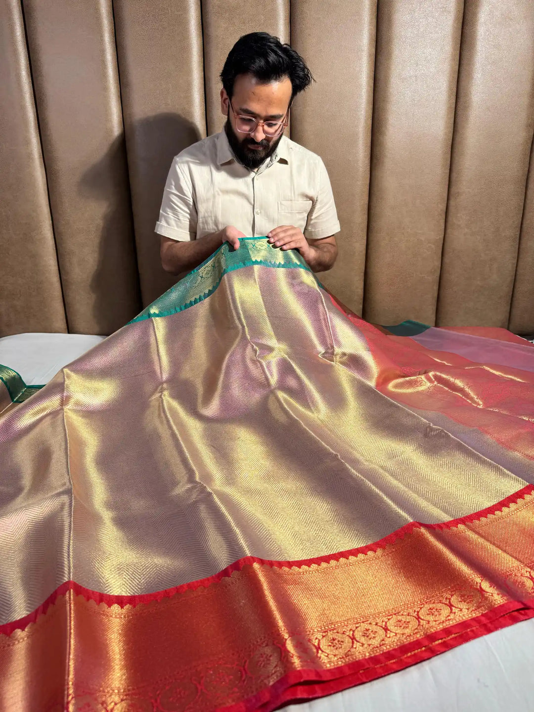 Most Premium banarasi tissue with ganga jamuna exclusive border and rich pallu