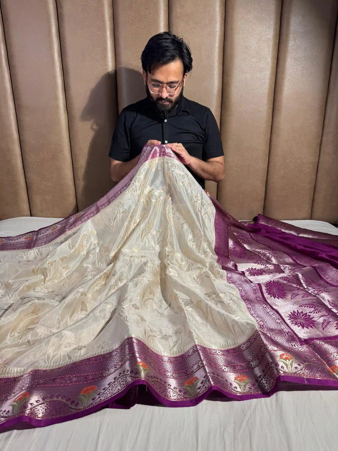Off-White banarasi chiniya silk saree with rich pallu and blouse