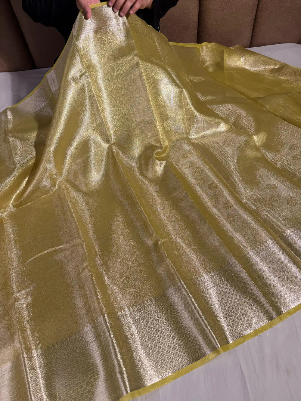 Premium Glass Tissue Silk Banarasi Saree with Dual Tone