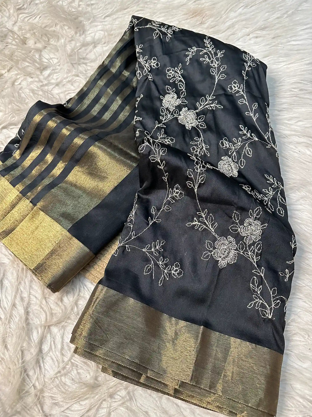 Premium Jacquard Weave Banarasi Saree