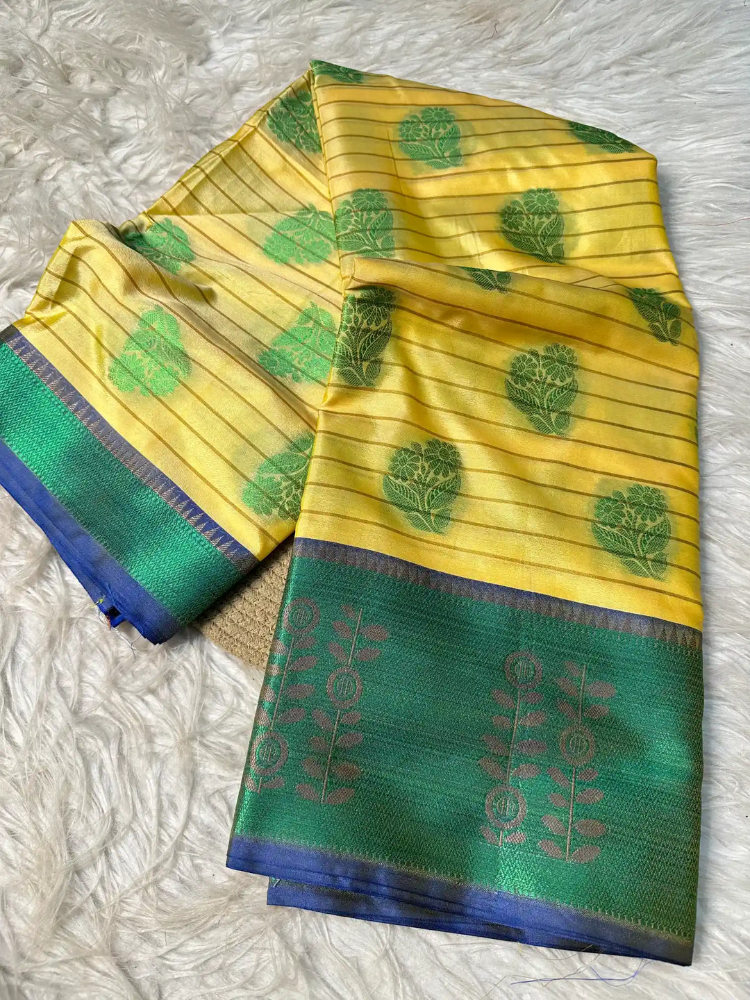 Premium Jacquard Weave Banarasi Saree