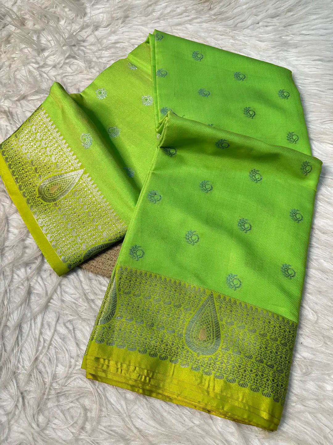 Premium Jacquard Weave Banarasi Saree