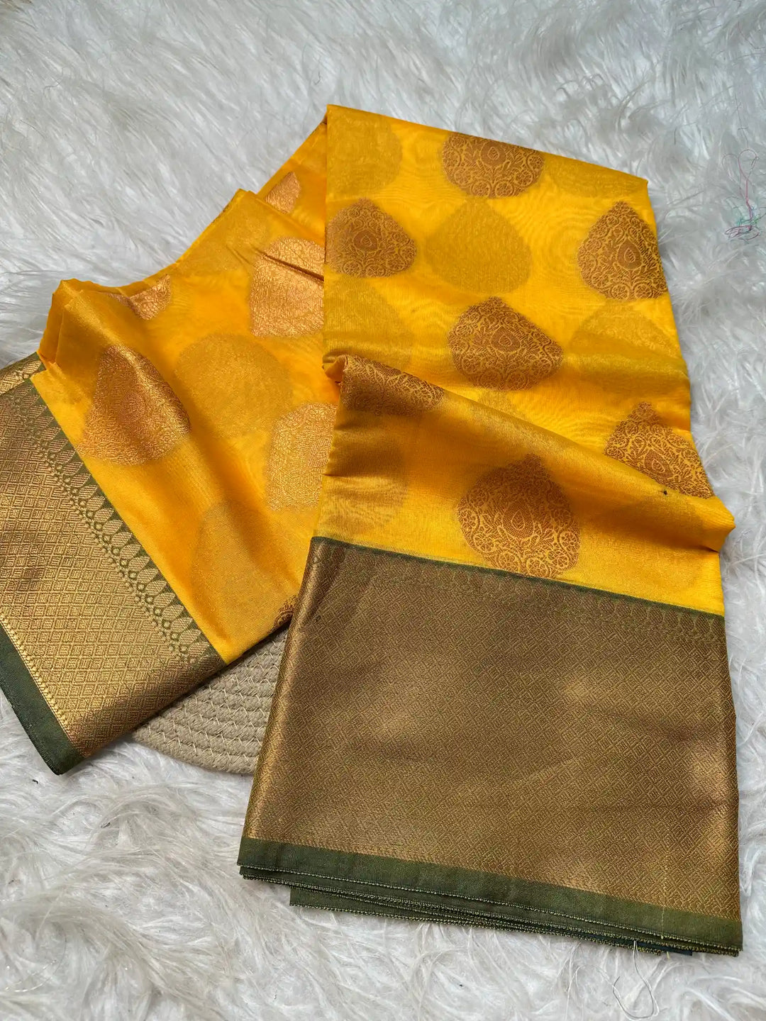 Premium Jacquard Weave Banarasi Saree