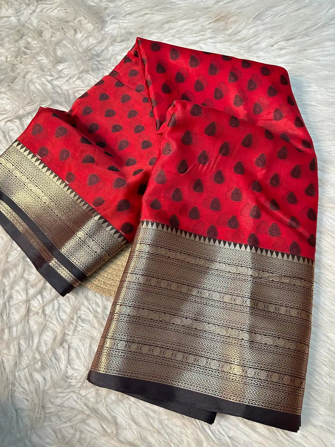 Premium Jacquard Weave Banarasi Saree