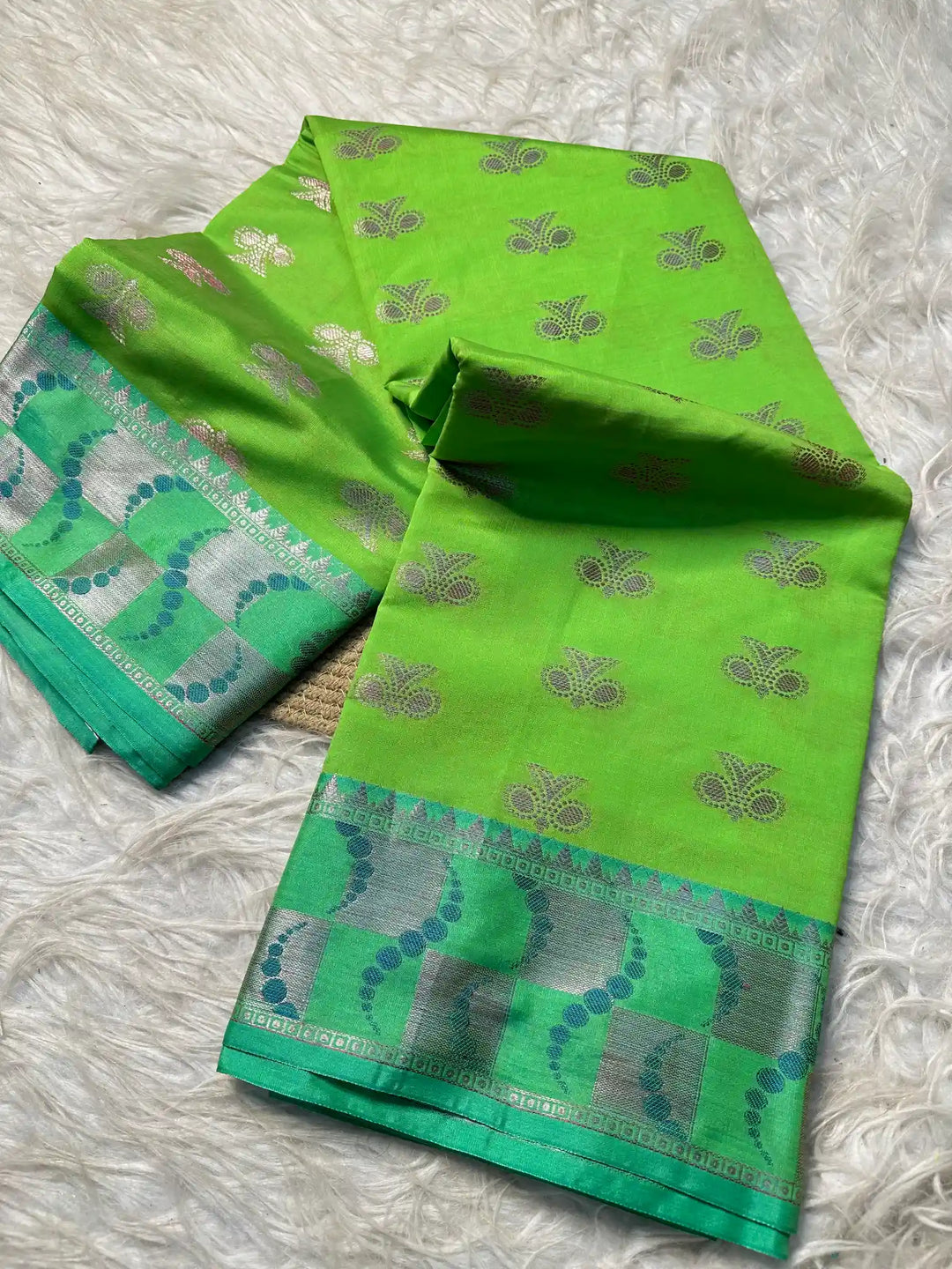 Premium Jacquard Weave Banarasi Saree