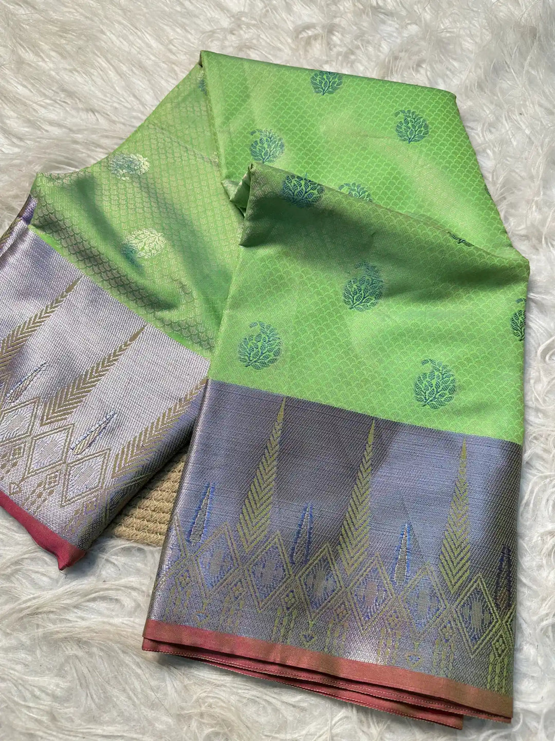 Premium Jacquard Weave Banarasi Saree