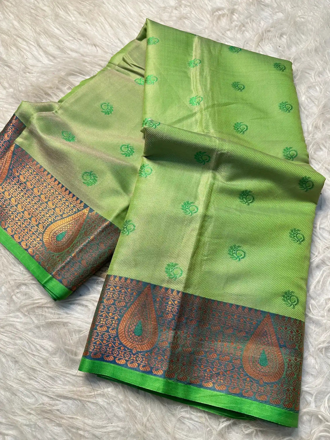 Premium Jacquard Weave Banarasi Saree