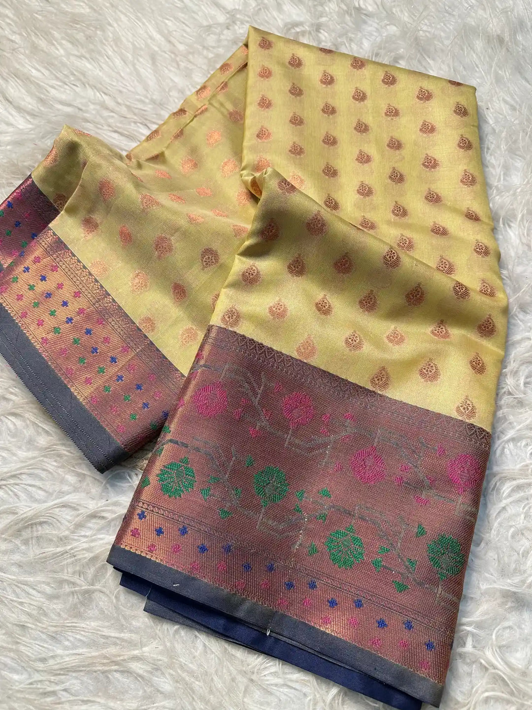 Premium Jacquard Weave Banarasi Saree
